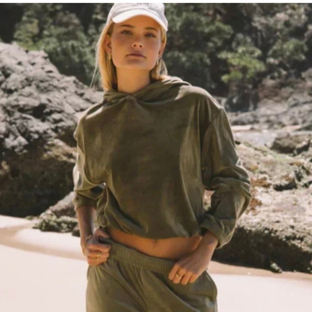 Free People Hoodie Araminta James Baggy Crop Green Velour Long Sleeves Small NWT